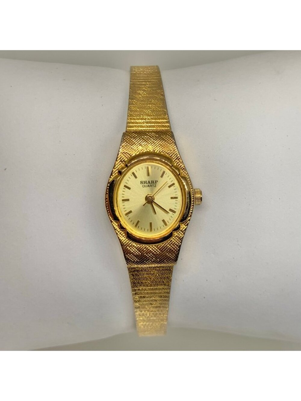 Vintage Sharp gold tone women’s watch 19mm quartz analog up to 7.5” running
